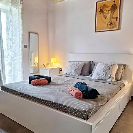Holiday home Lemami Seafront *