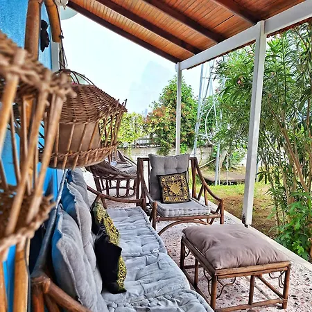 Lemami Seafront Holiday home *